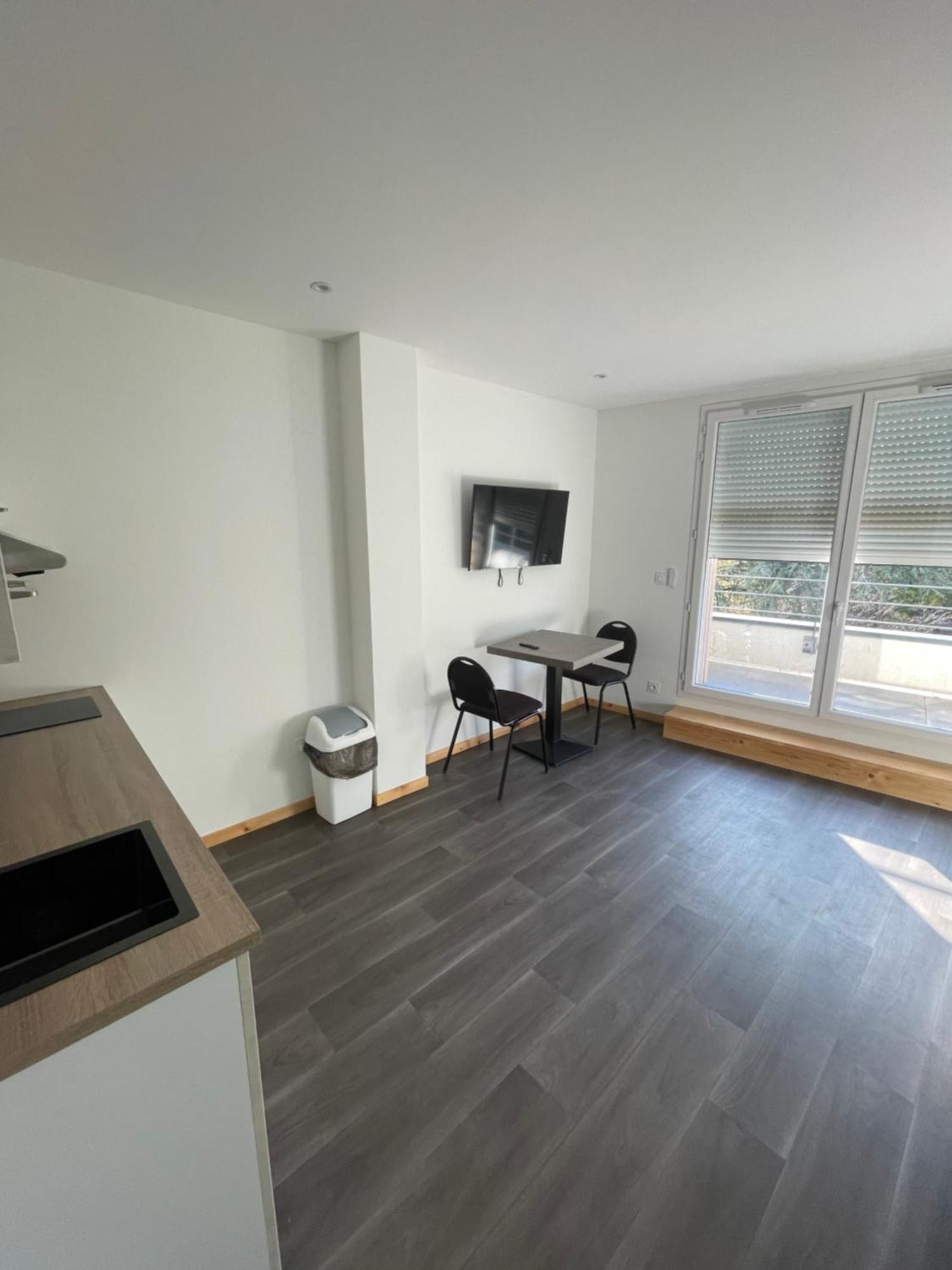 Le Salvador - Appart'Hotel De 18M2 A 44M2 La Talaudiere Exteriér fotografie