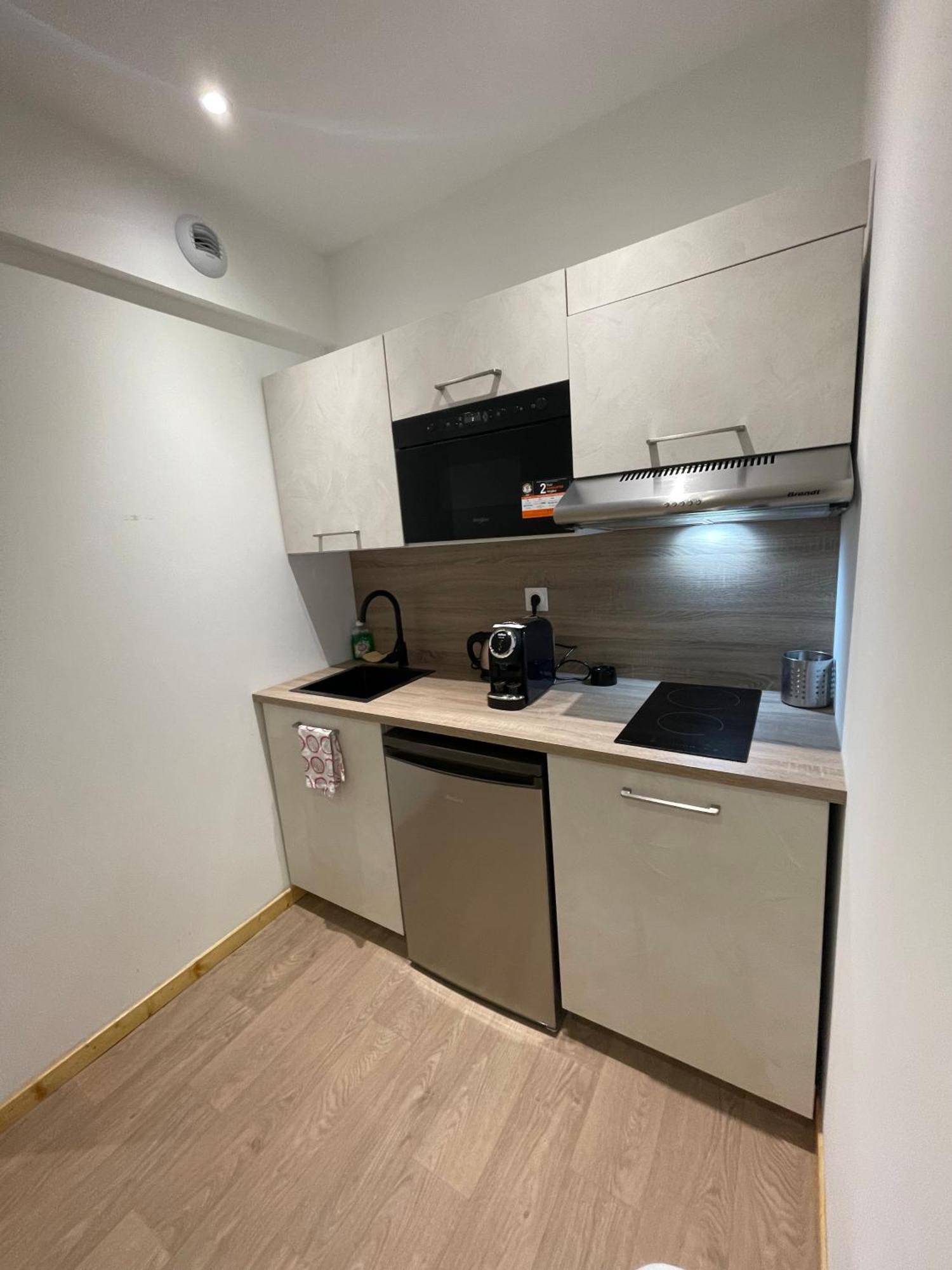 Le Salvador - Appart'Hotel De 18M2 A 44M2 La Talaudiere Exteriér fotografie